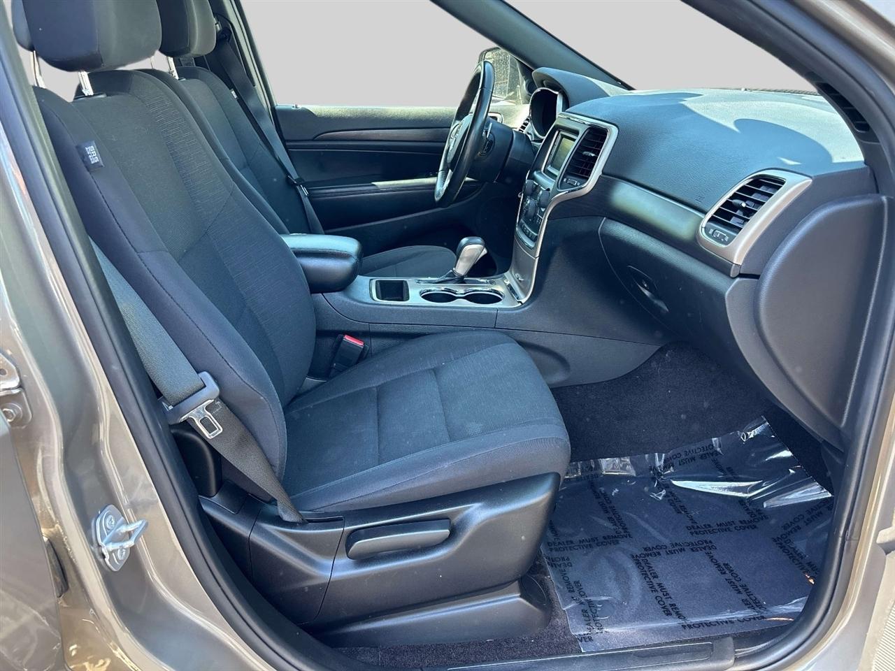 Jeep Grand Cherokee 4WD 4dr Laredo 2016