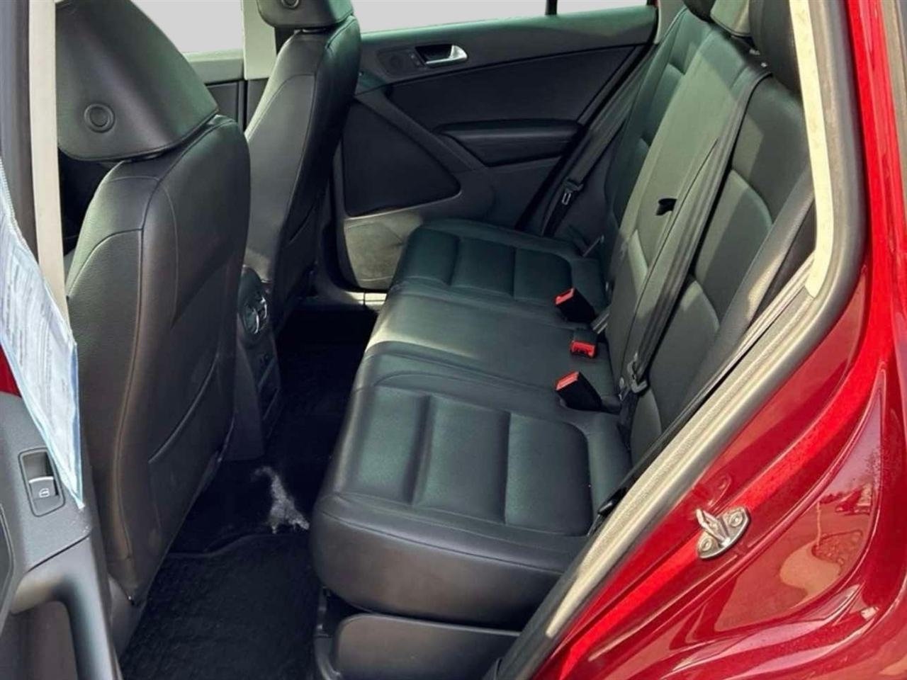 Volkswagen Tiguan  2012