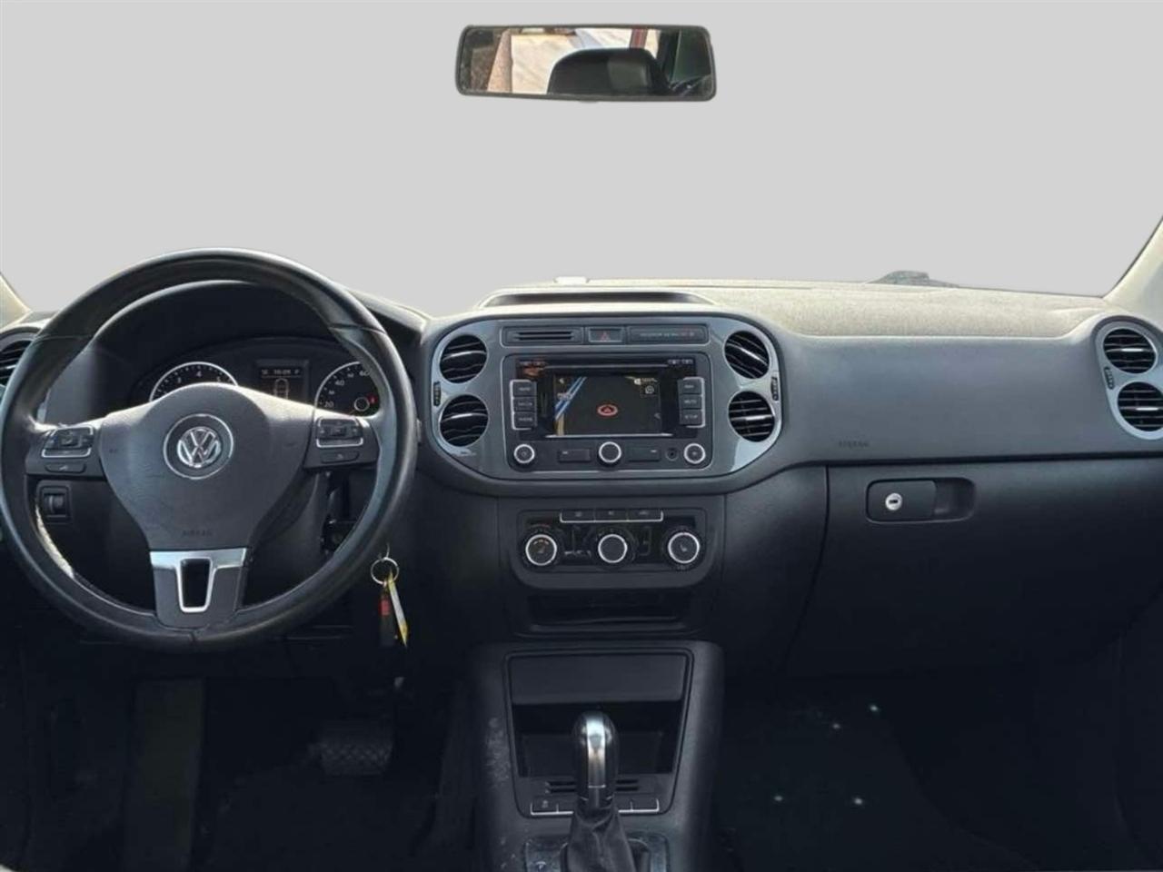 Volkswagen Tiguan  2012