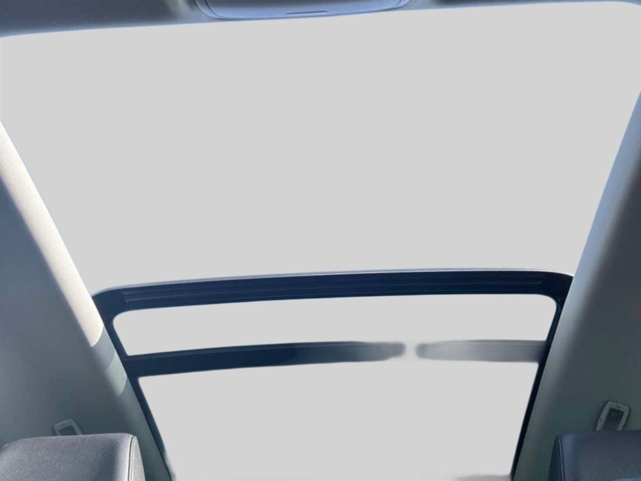 Volkswagen Tiguan  2012