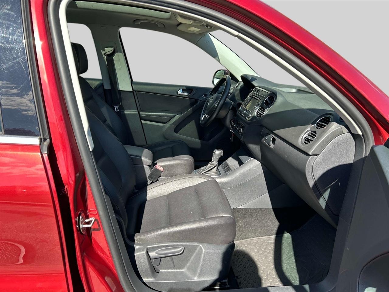 Volkswagen Tiguan 4WD 4dr Auto S 2012