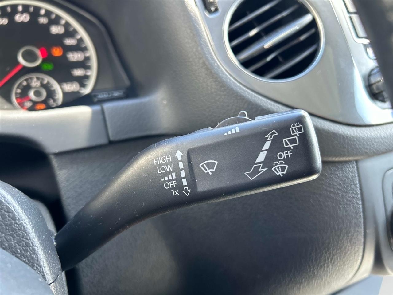 Volkswagen Tiguan 4WD 4dr Auto S 2012