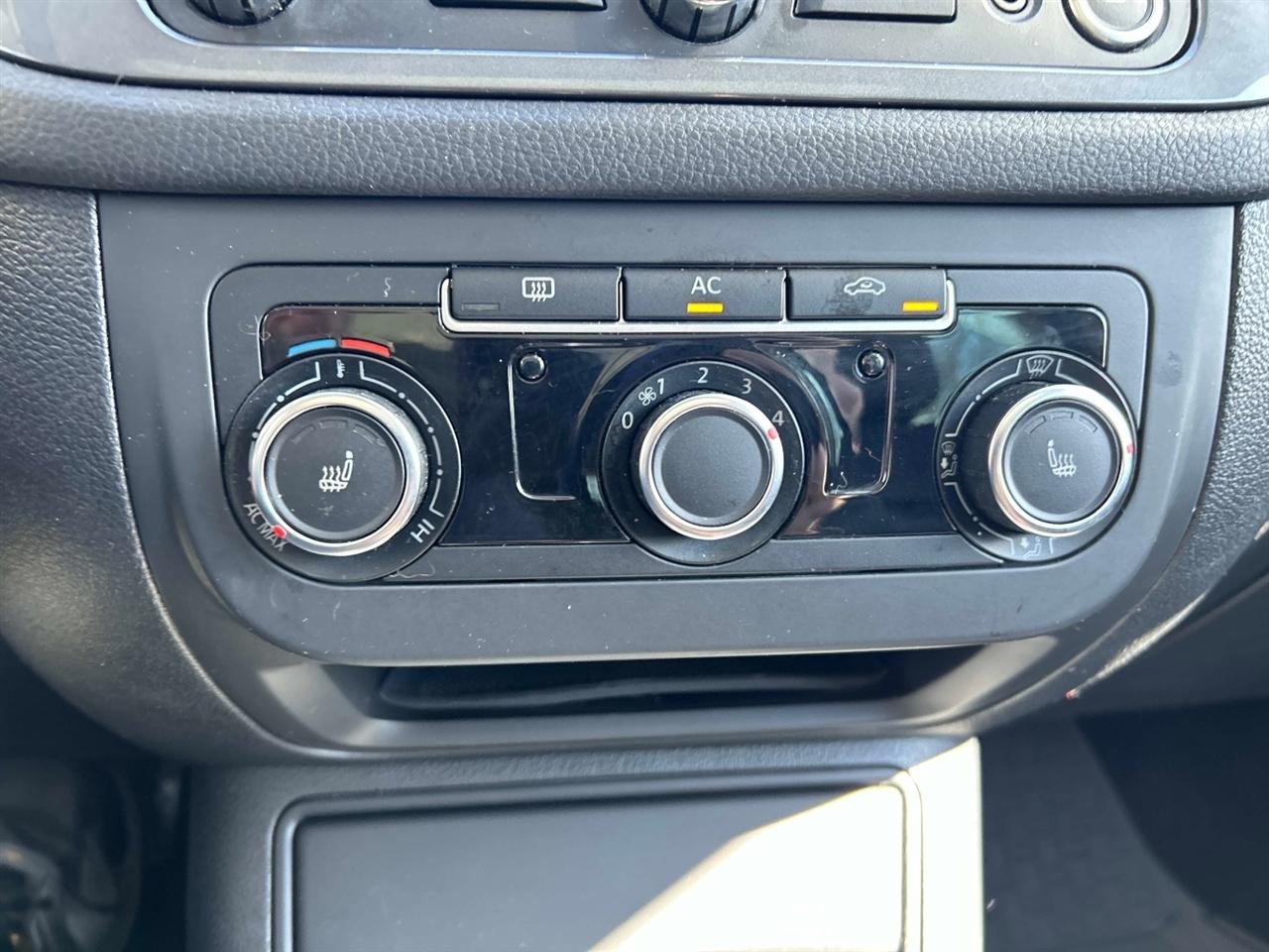 Volkswagen Tiguan 4WD 4dr Auto S 2012