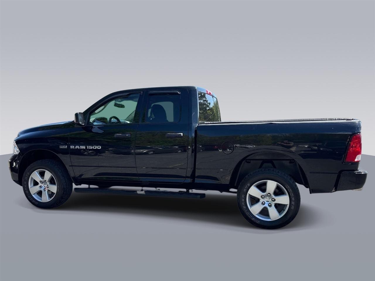 RAM 1500 4WD Quad Cab 140.5" Express 2012