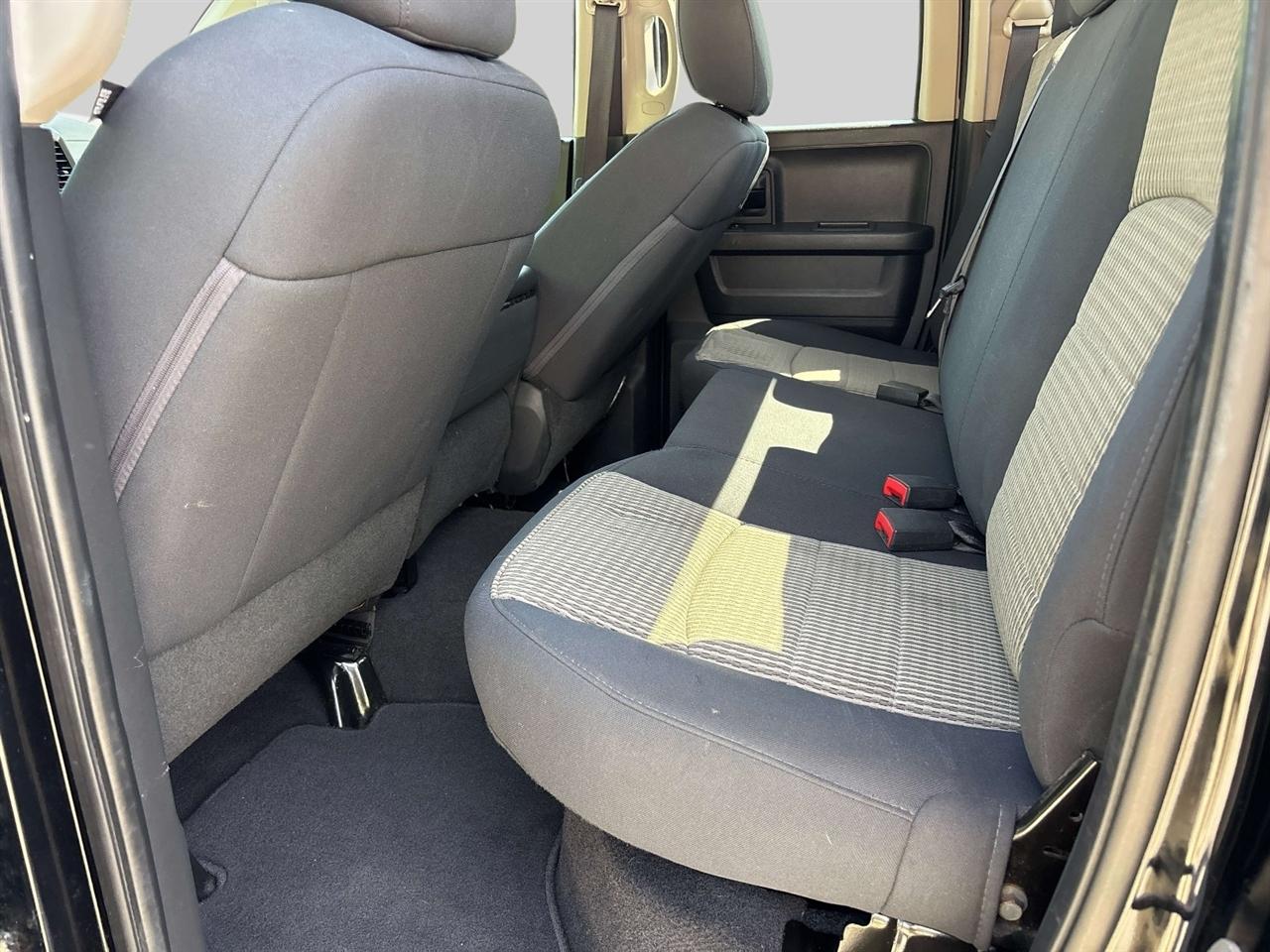 RAM 1500 4WD Quad Cab 140.5" Express 2012