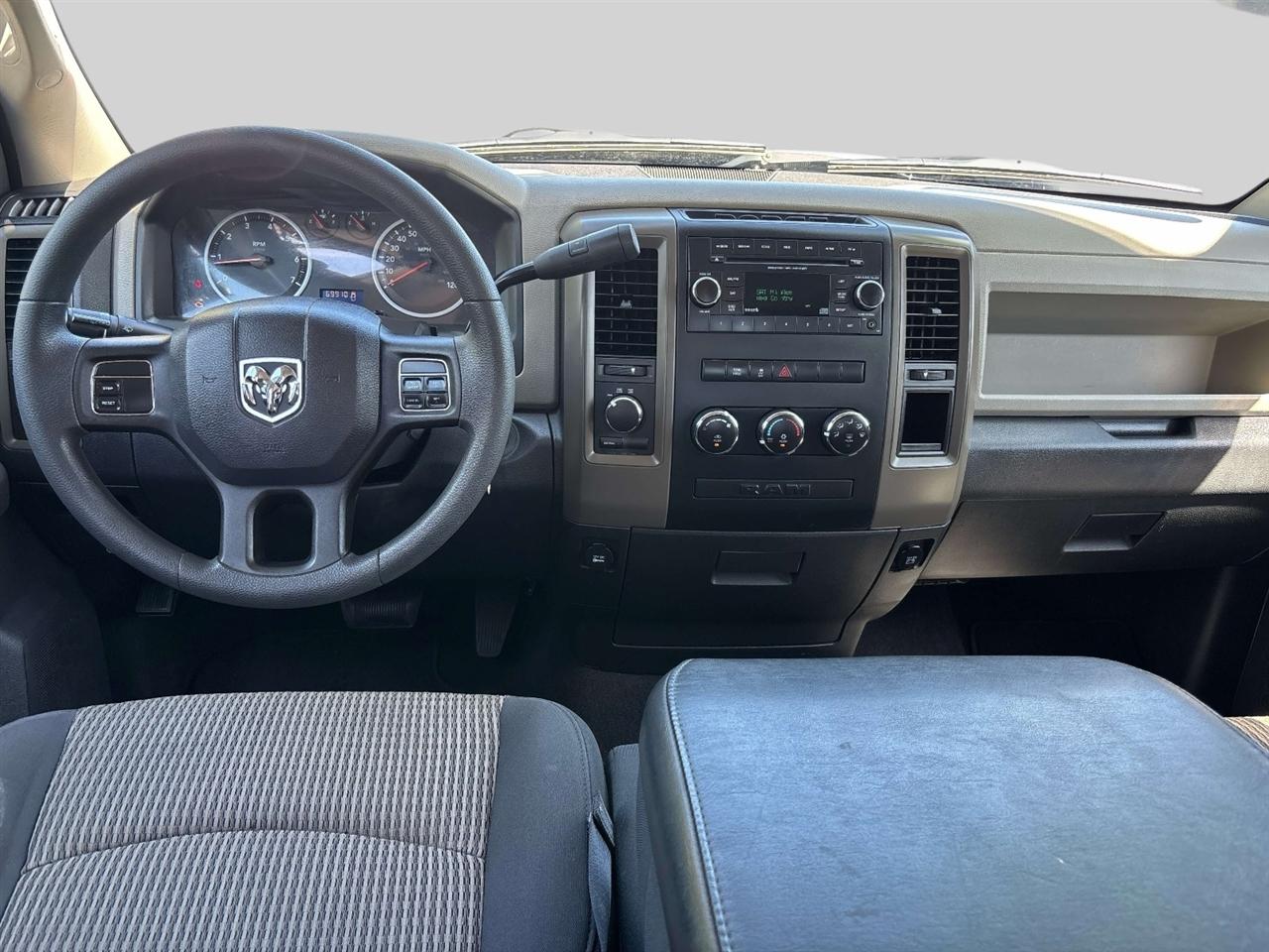 RAM 1500 4WD Quad Cab 140.5" Express 2012
