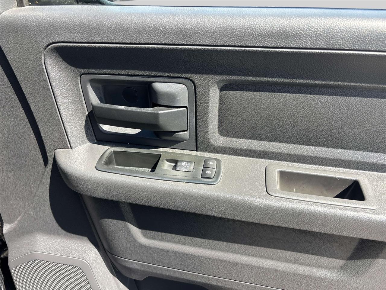 RAM 1500 4WD Quad Cab 140.5" Express 2012