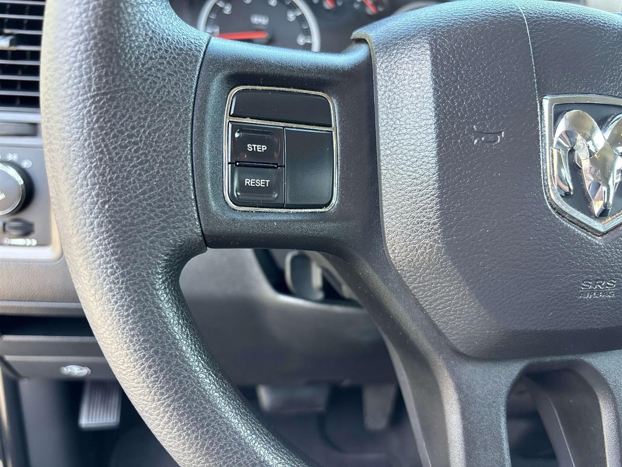 RAM 1500 4WD Quad Cab 140.5" Express 2012