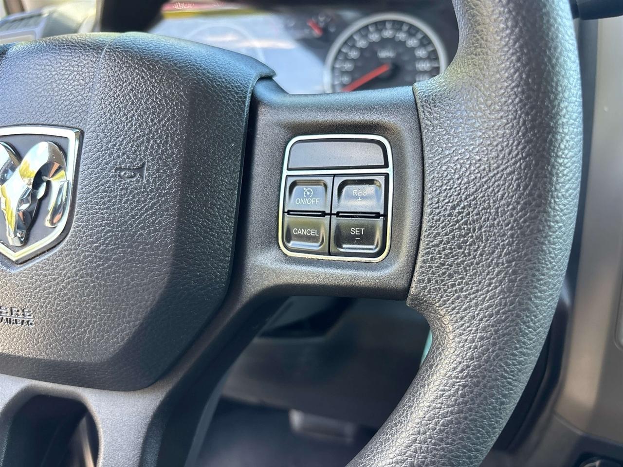 RAM 1500 4WD Quad Cab 140.5" Express 2012