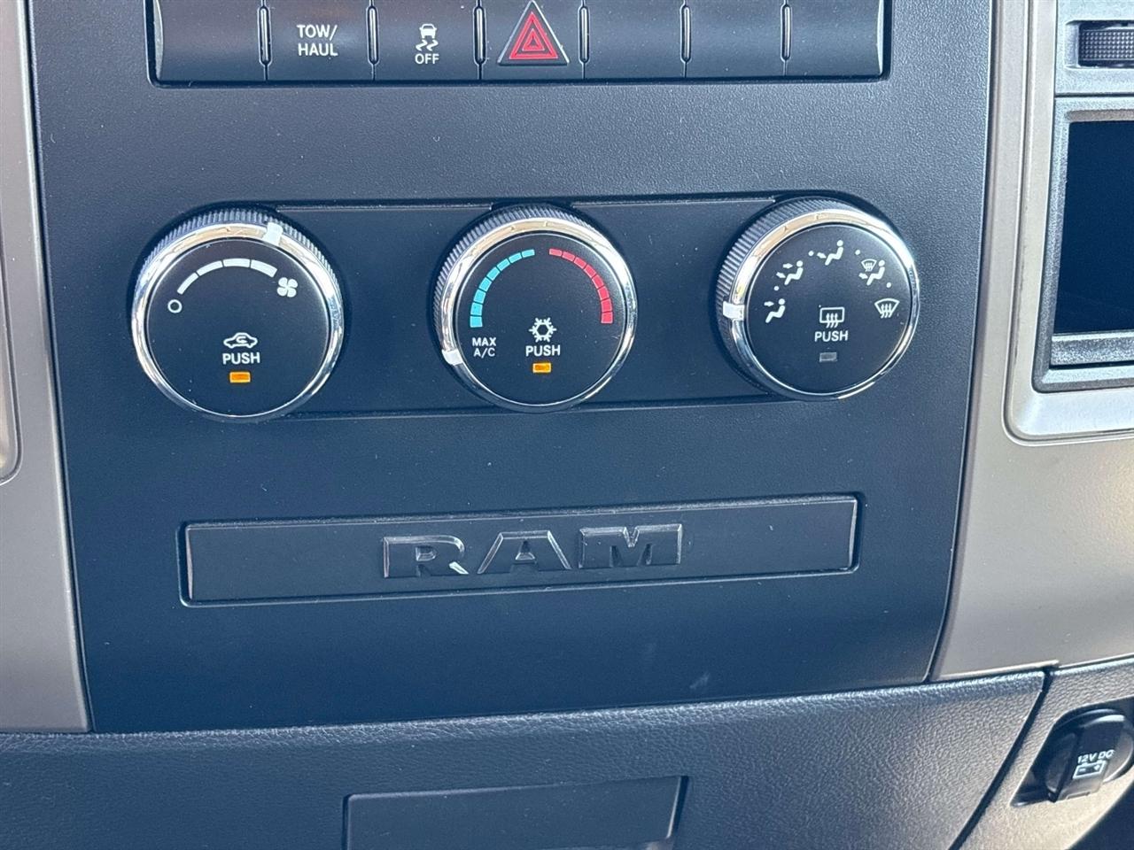RAM 1500 4WD Quad Cab 140.5" Express 2012