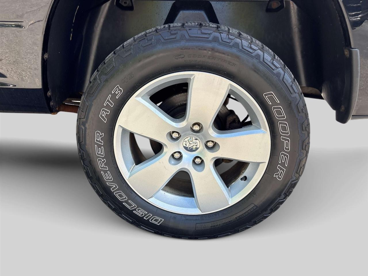 RAM 1500 4WD Quad Cab 140.5" Express 2012