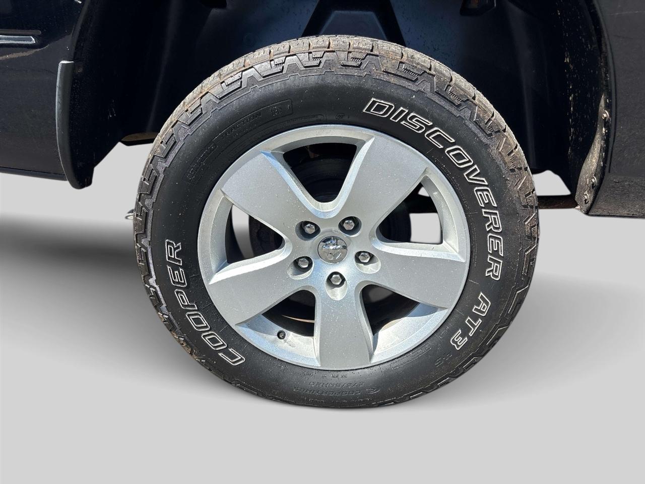 RAM 1500 4WD Quad Cab 140.5" Express 2012