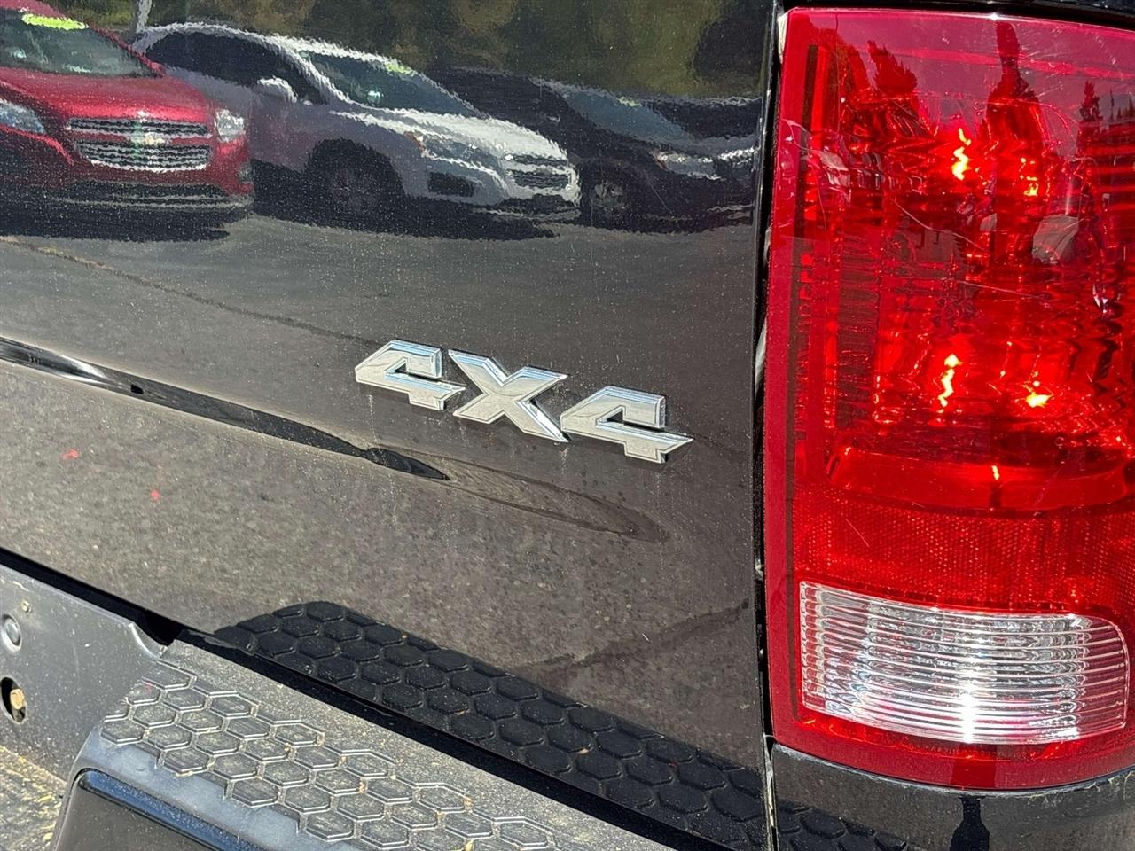 RAM 1500 4WD Quad Cab 140.5" Express 2012
