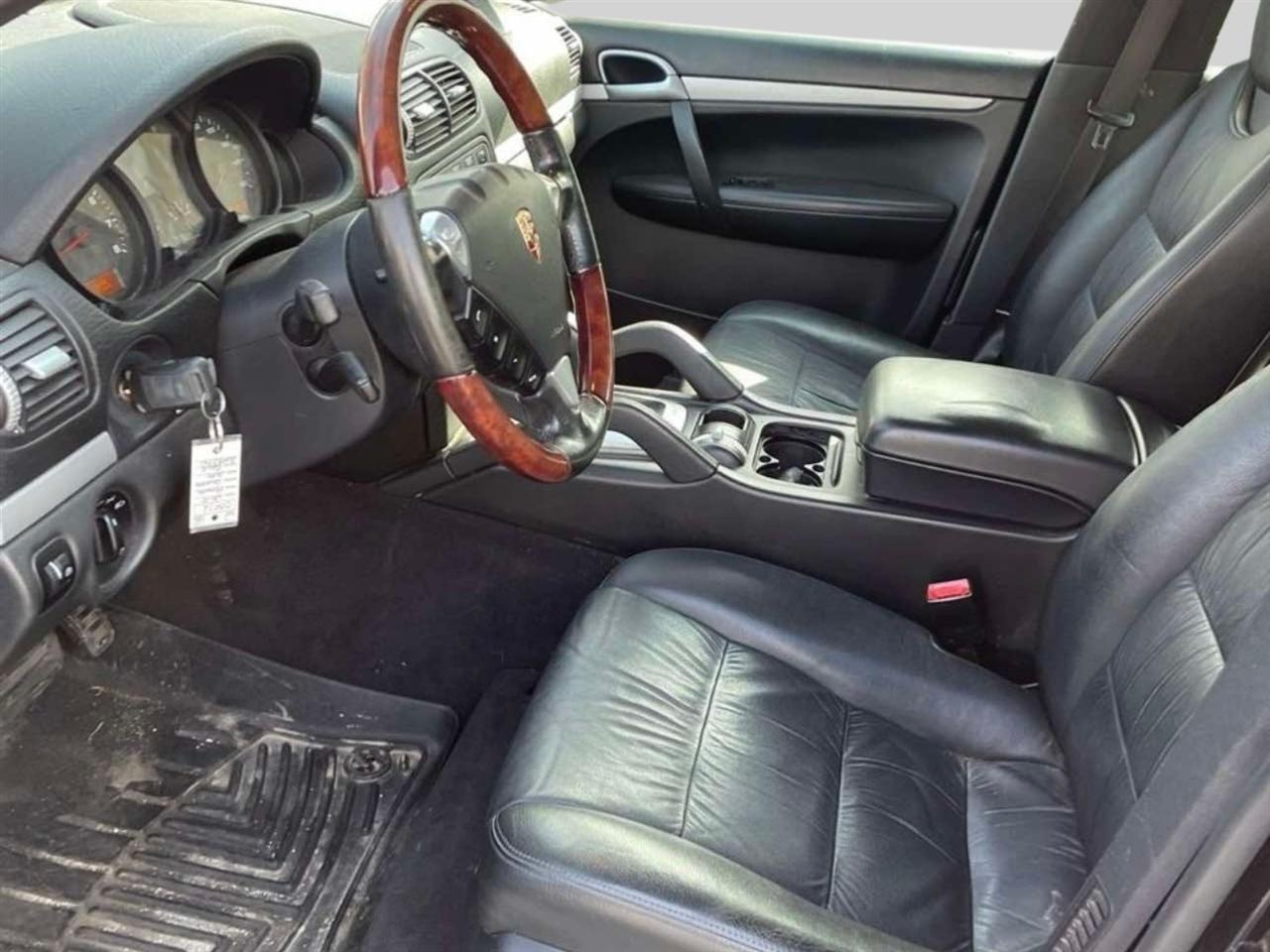 Porsche Cayenne  2010