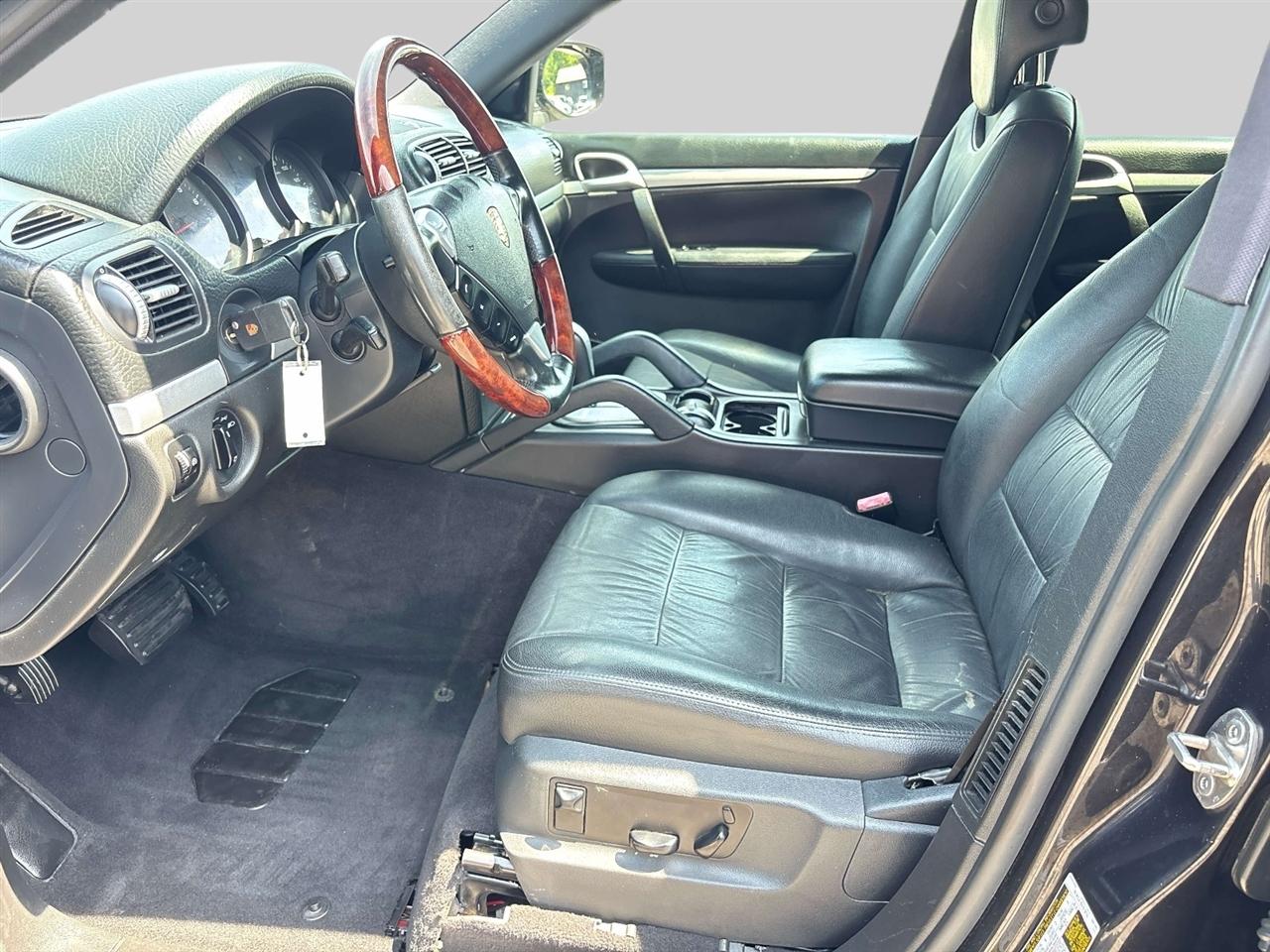Porsche Cayenne AWD 4dr Tiptronic 2010