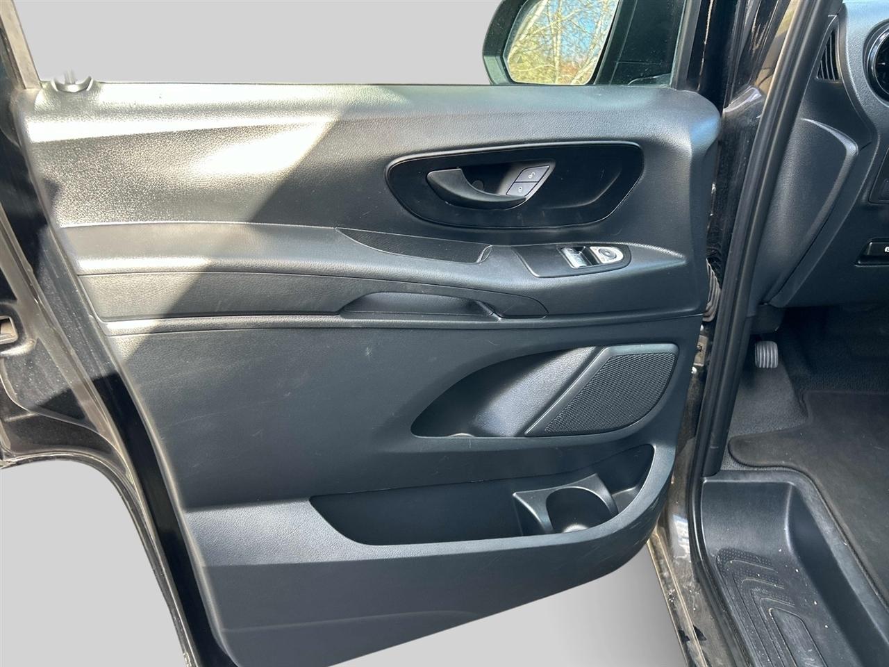 Mercedes-Benz Metris Standard Roof 126" Wheelbase 2023