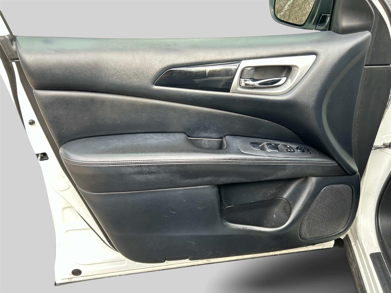 Nissan Pathfinder  2020