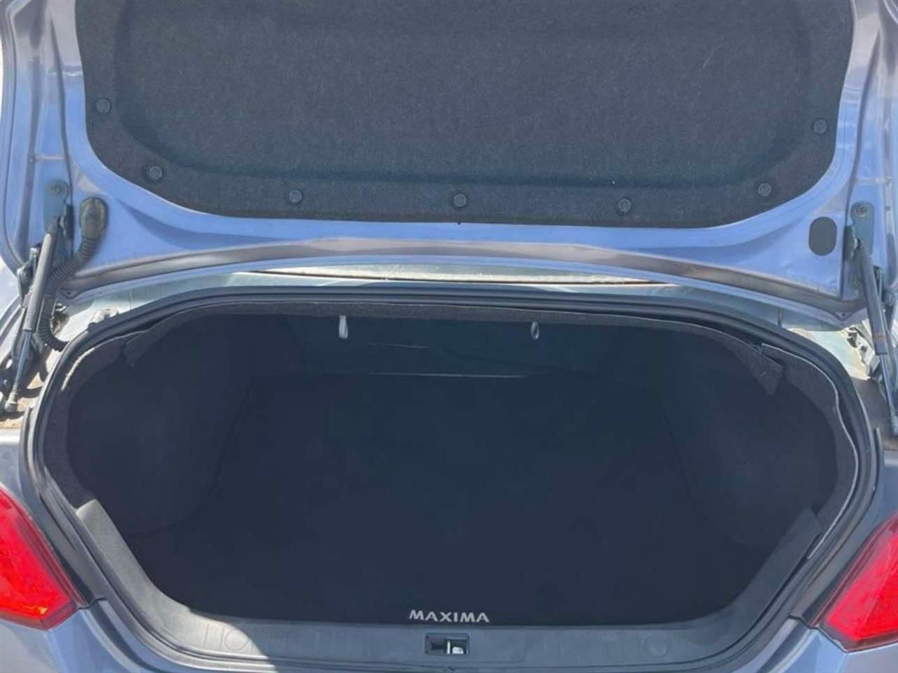 Nissan Maxima  2011