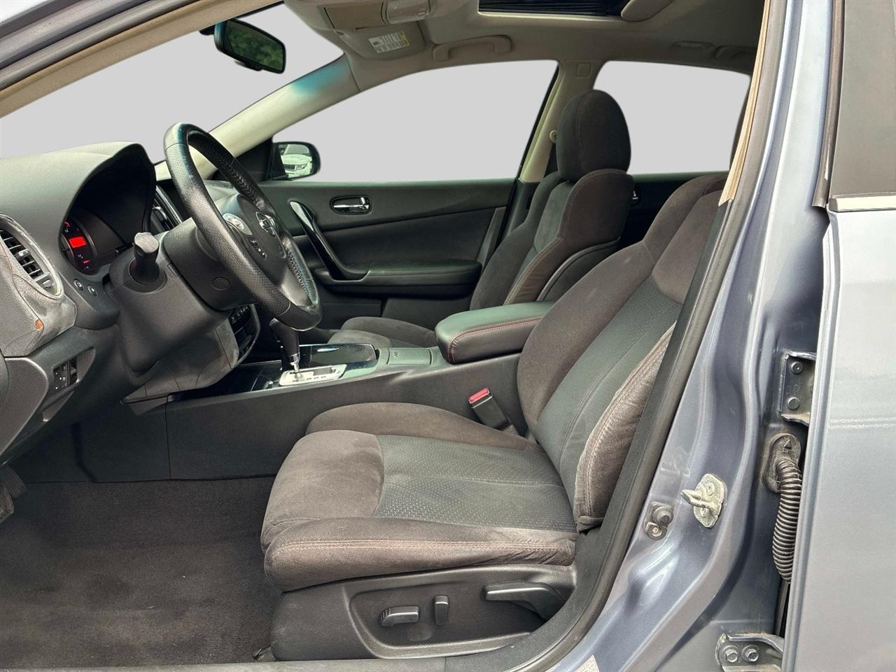 Nissan Maxima 4dr Sdn V6 CVT 3.5 S 2011