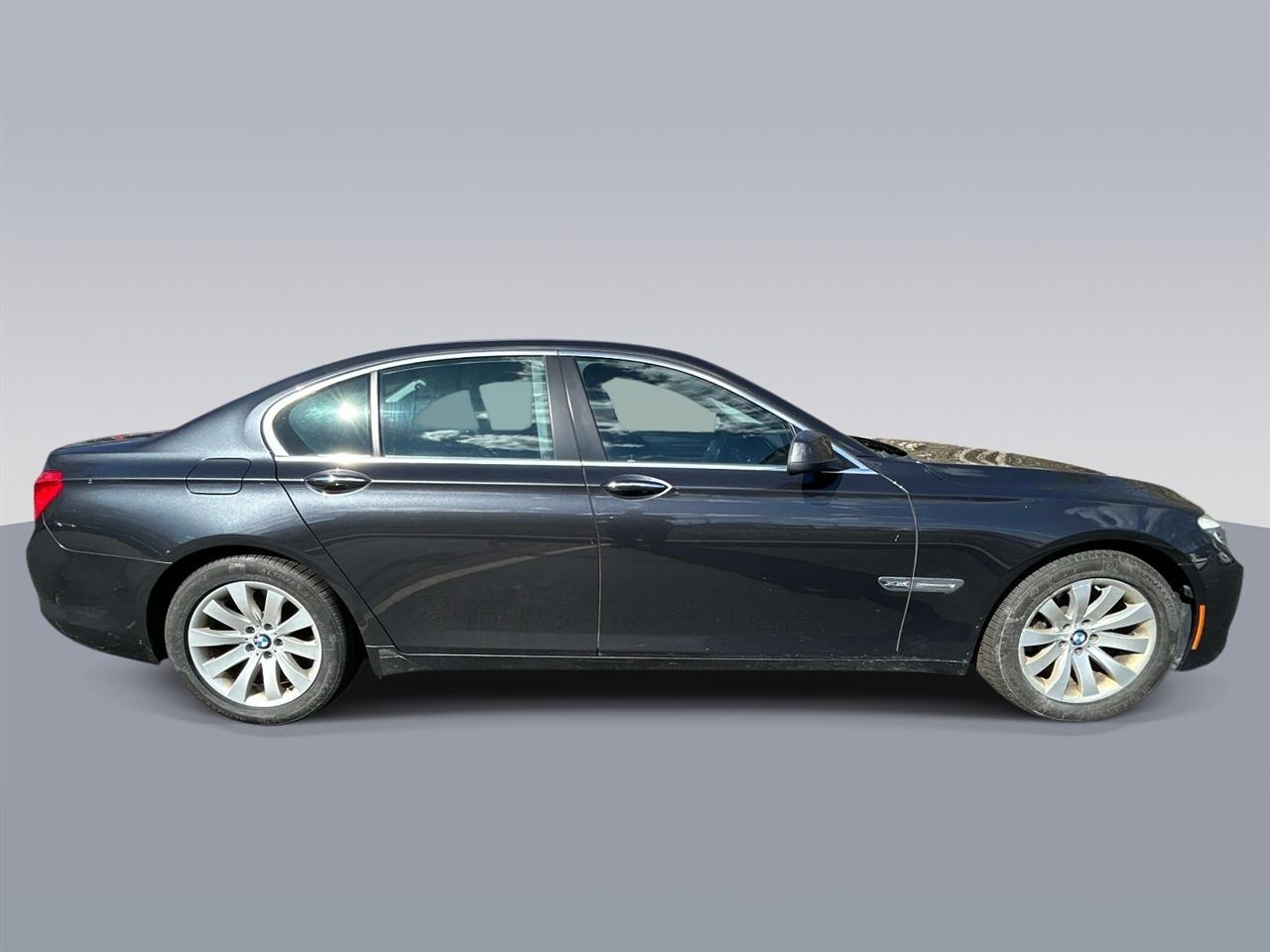 BMW 7-Series  2011