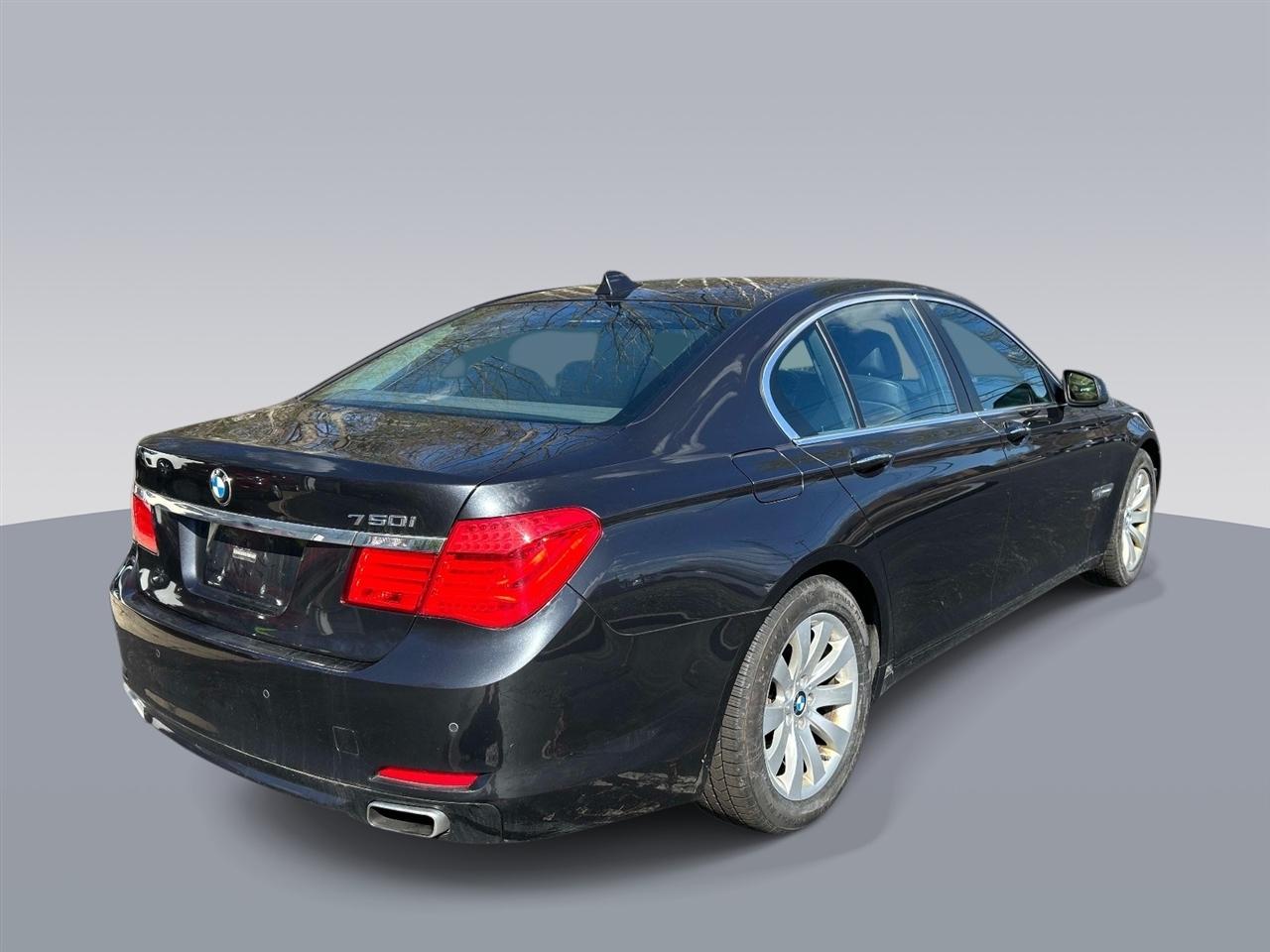 BMW 7-Series  2011