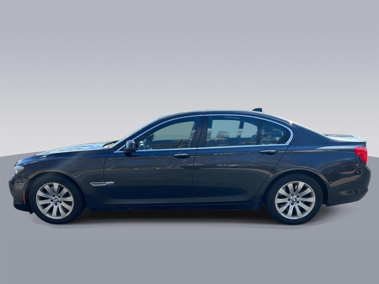 BMW 7-Series  2011