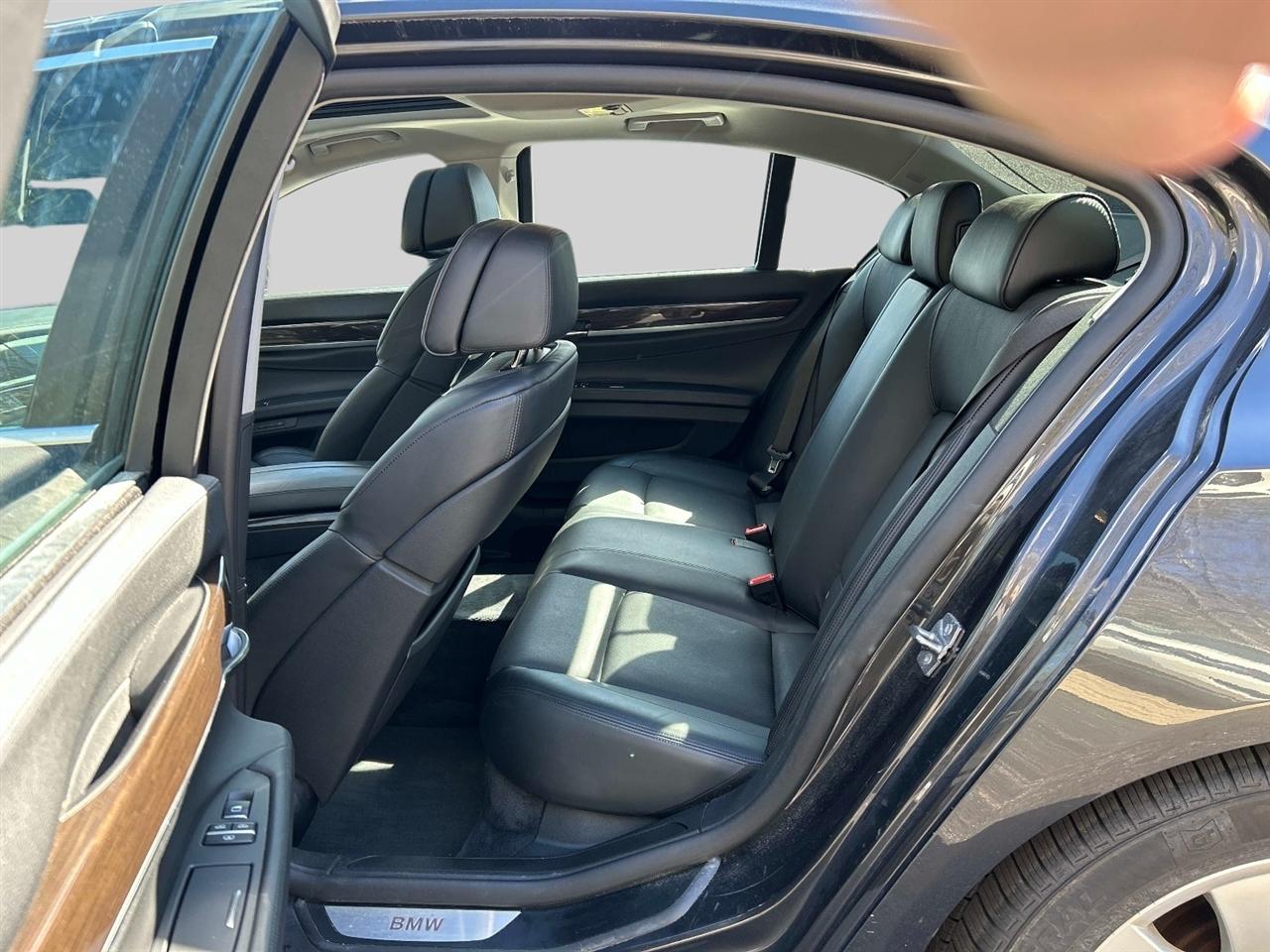 BMW 7-Series  2011