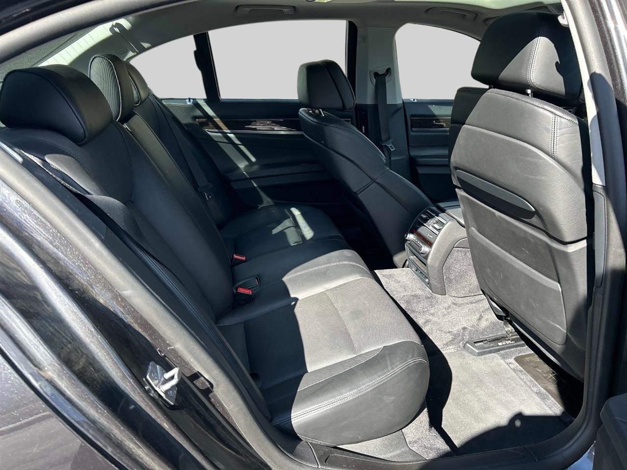 BMW 7-Series  2011