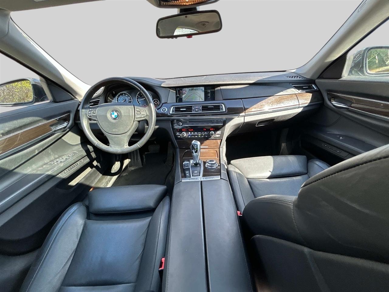 BMW 7-Series  2011