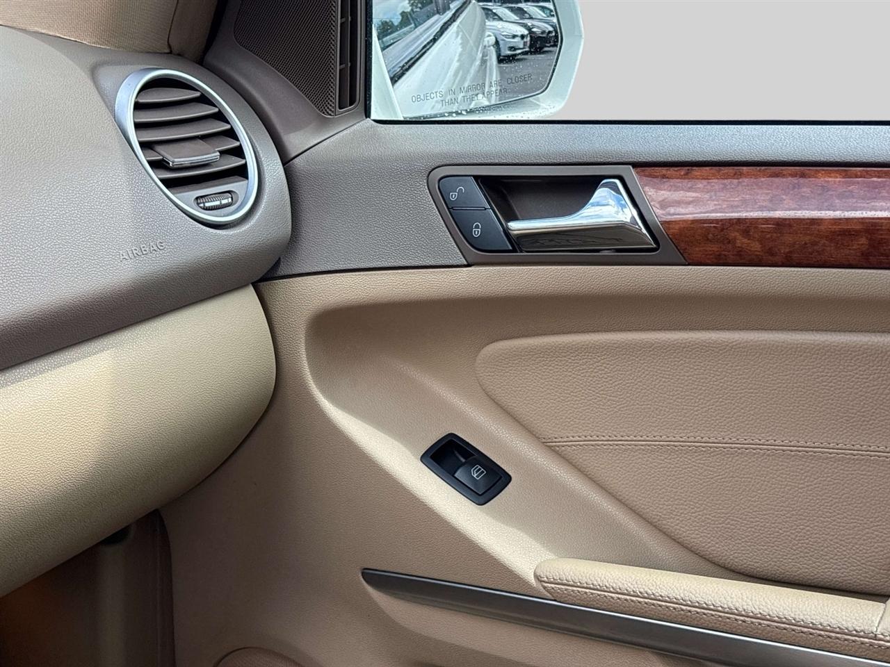 Mercedes-Benz M-Class 4MATIC 4dr 3.5L 2009
