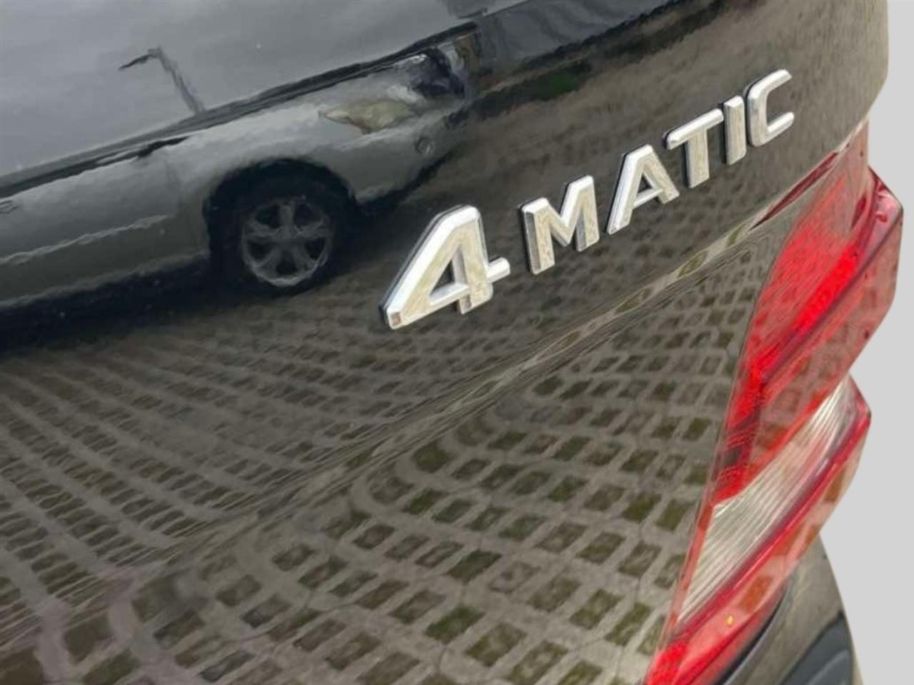 Mercedes-Benz M-Class  2010