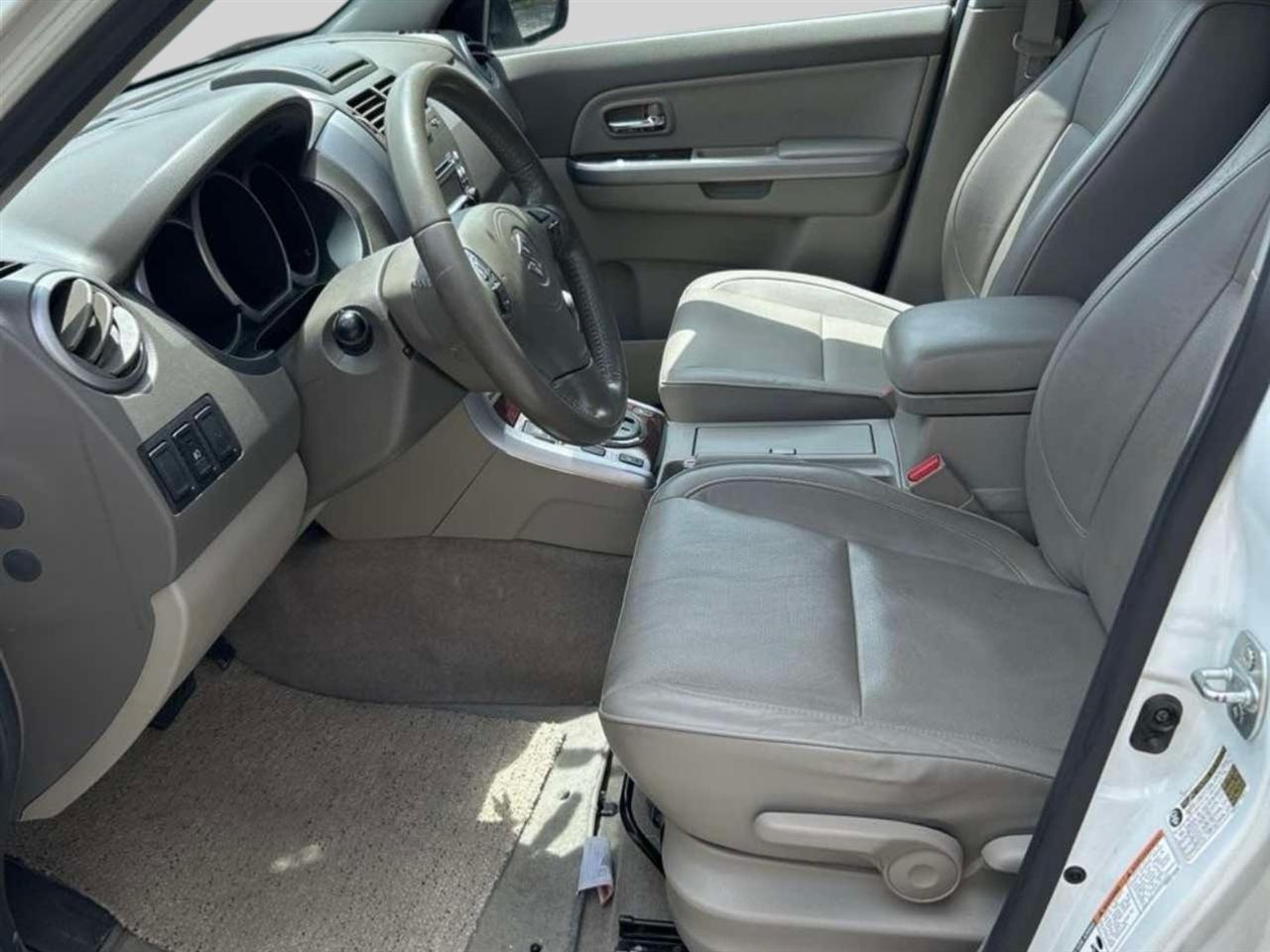 Suzuki Grand Vitara  2012