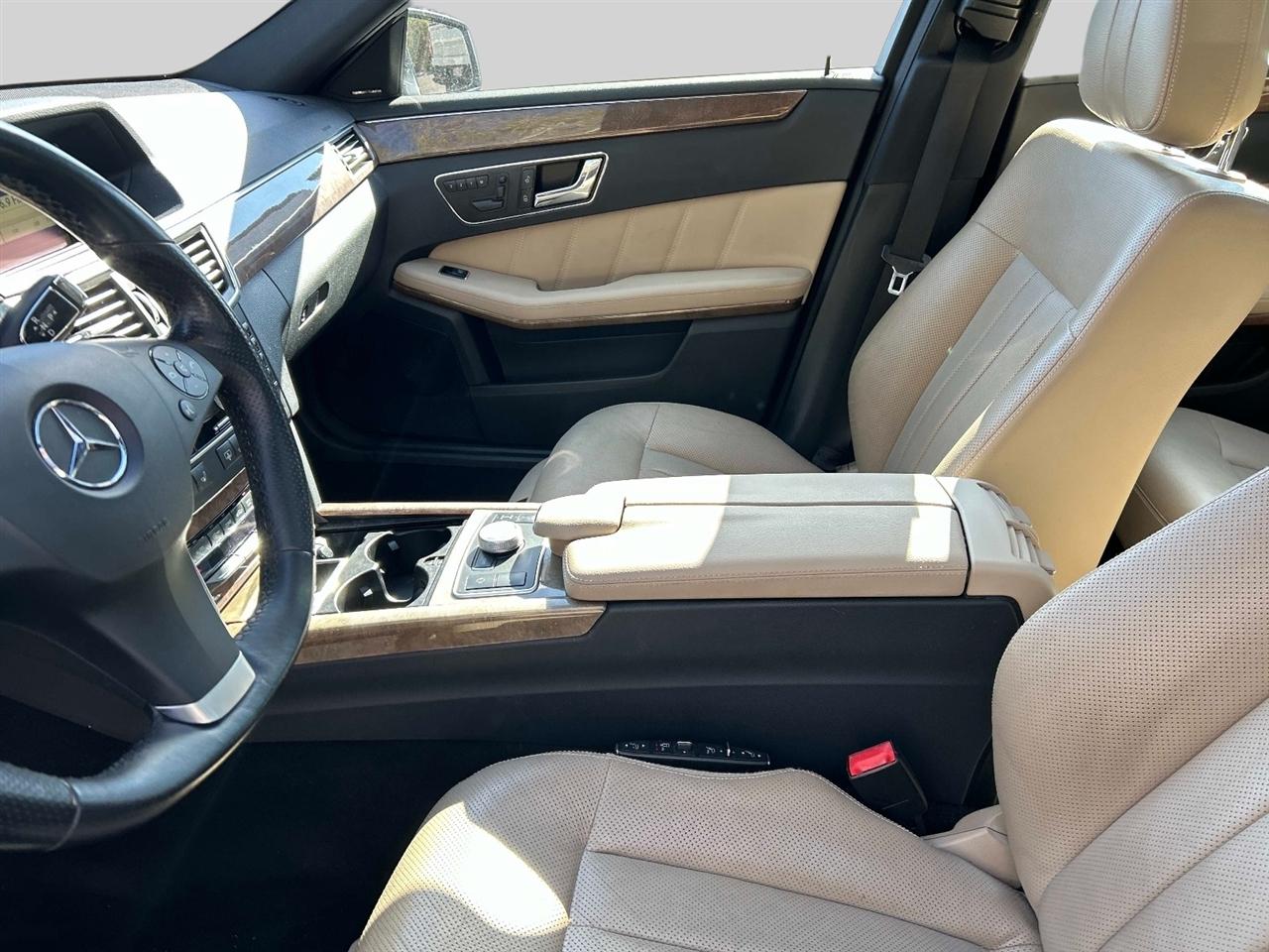 Mercedes-Benz E-Class 4dr Sdn E 550 Sport 4MATIC 2011