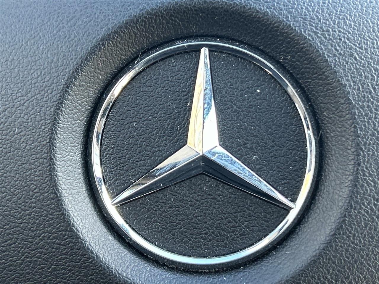 Mercedes-Benz E-Class 4dr Sdn E 550 Sport 4MATIC 2011