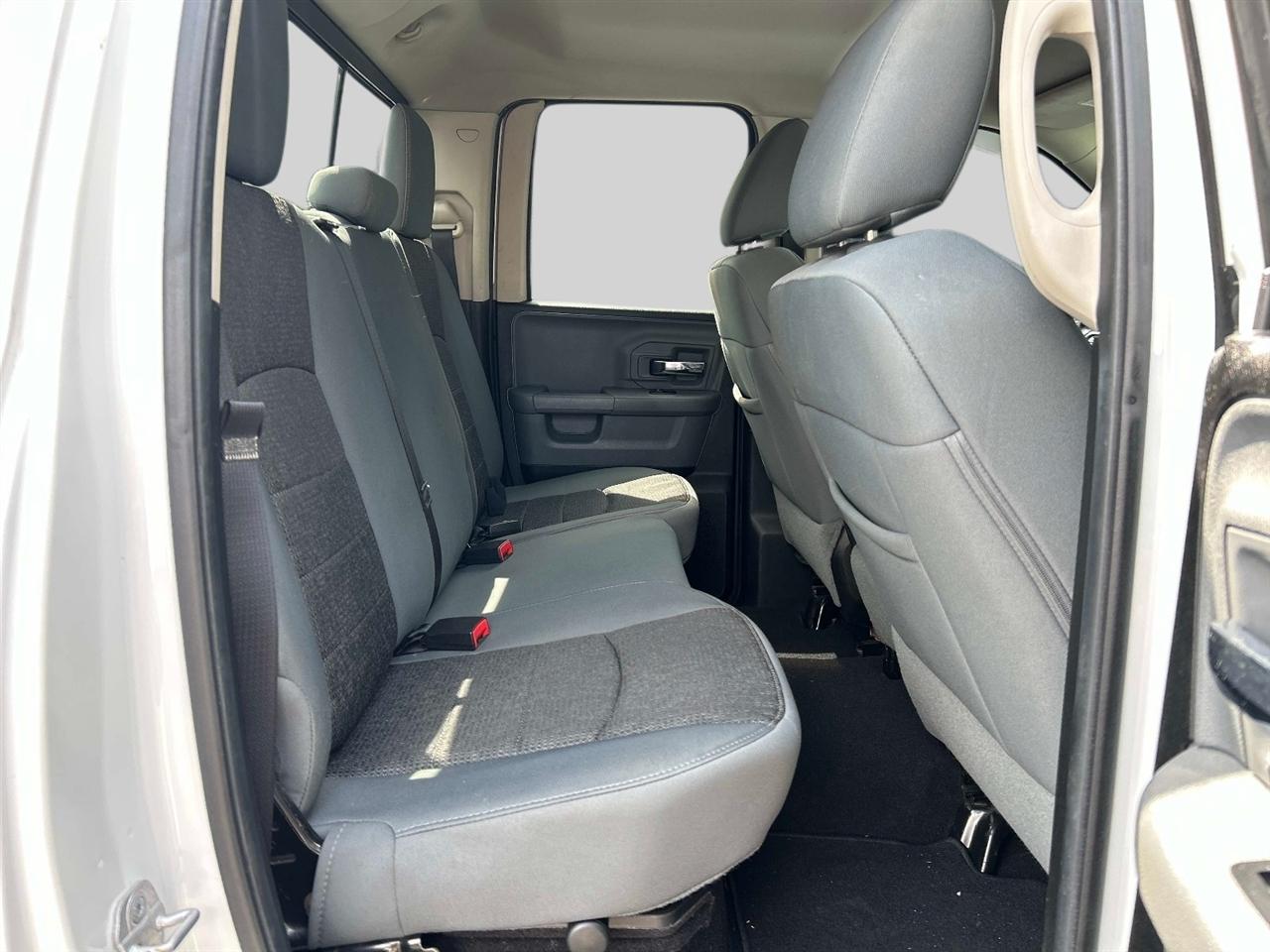 RAM 1500 4WD Quad Cab 140.5" Big Horn 2013
