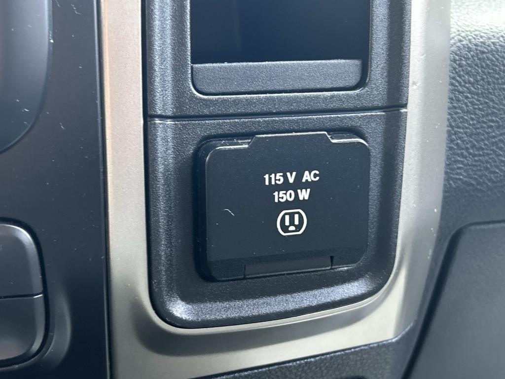 RAM 1500 4WD Quad Cab 140.5" Big Horn 2013