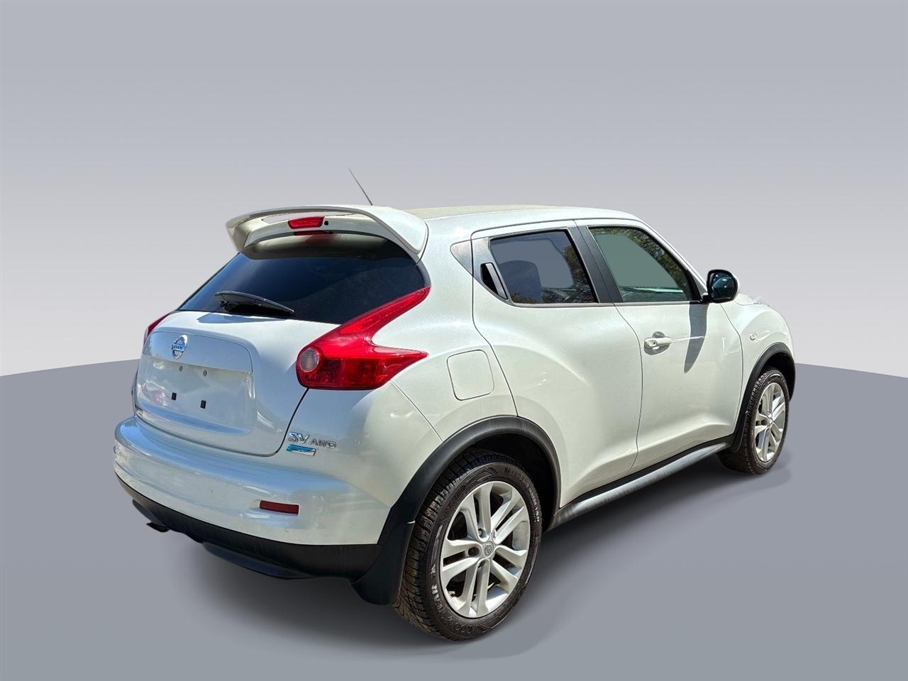 Nissan Juke 5dr Wgn CVT SV AWD 2014