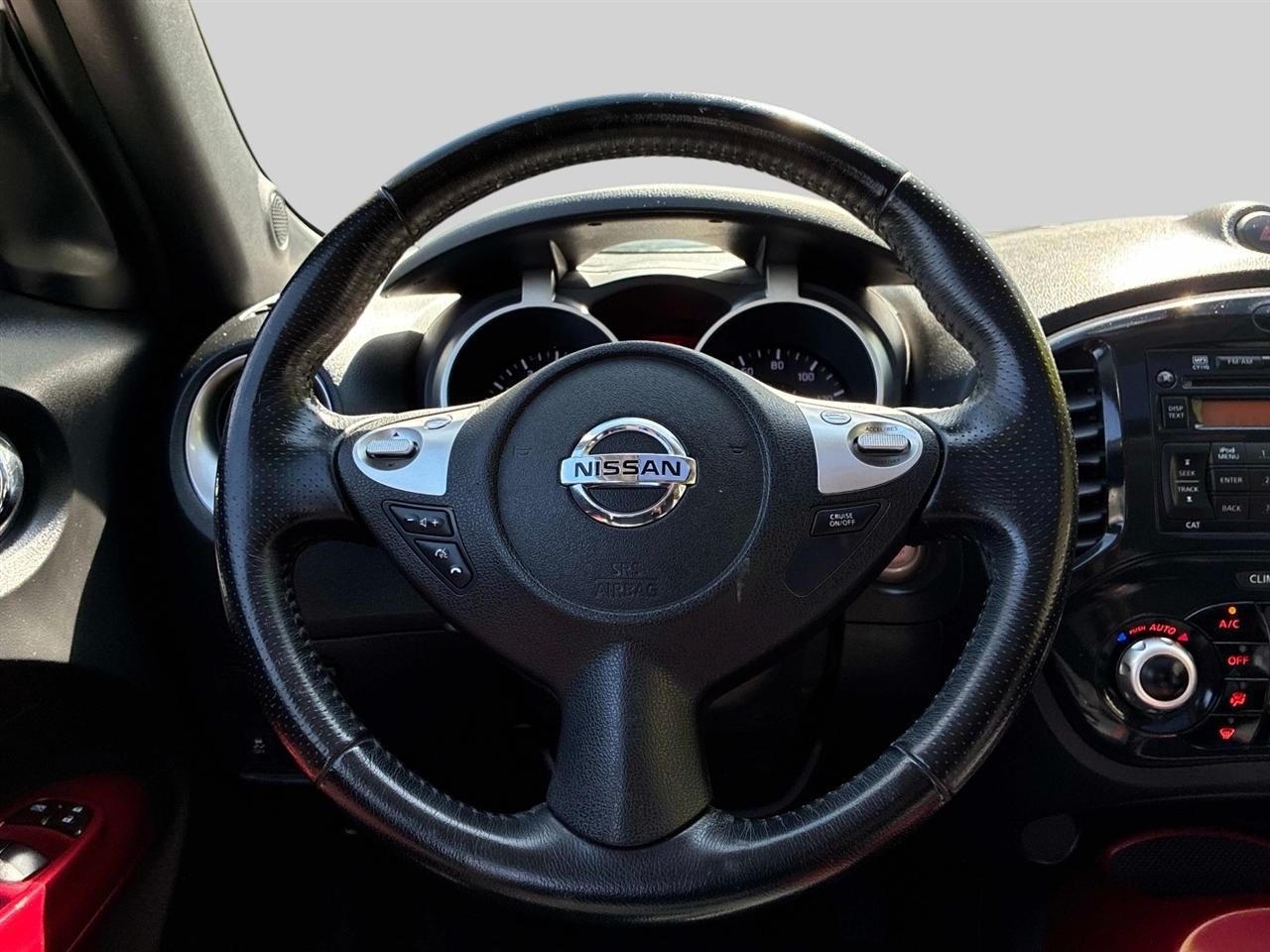 Nissan Juke 5dr Wgn CVT SV AWD 2014