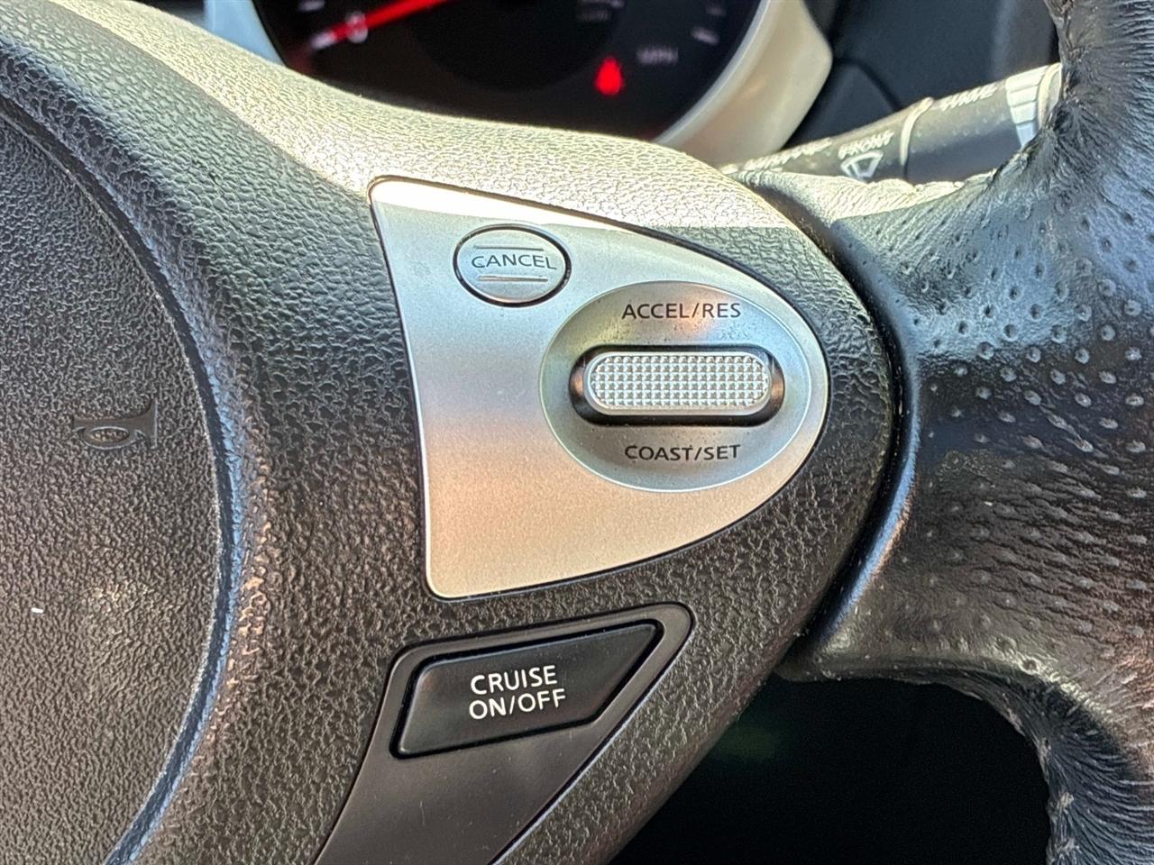 Nissan Juke 5dr Wgn CVT SV AWD 2014