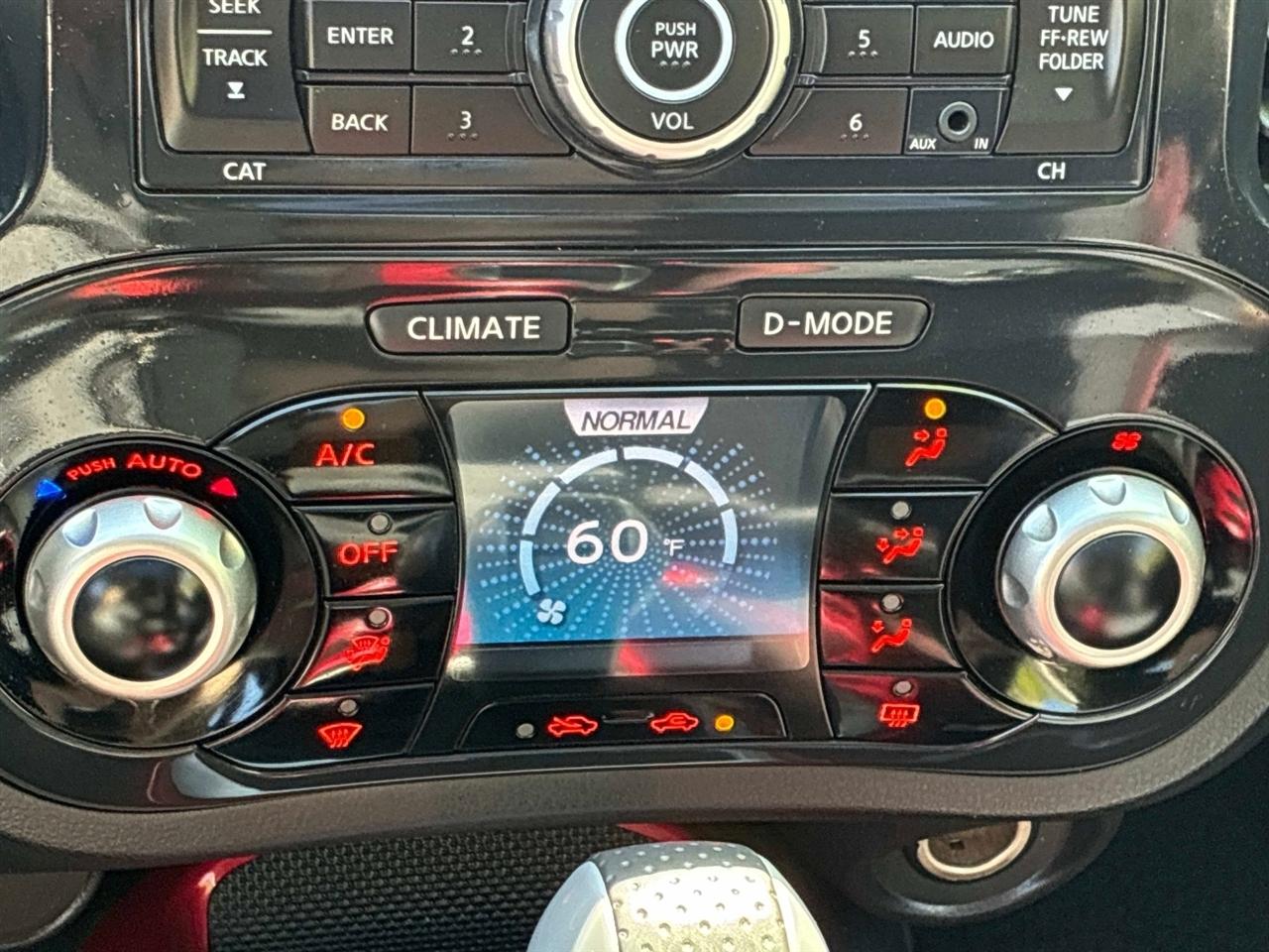 Nissan Juke 5dr Wgn CVT SV AWD 2014