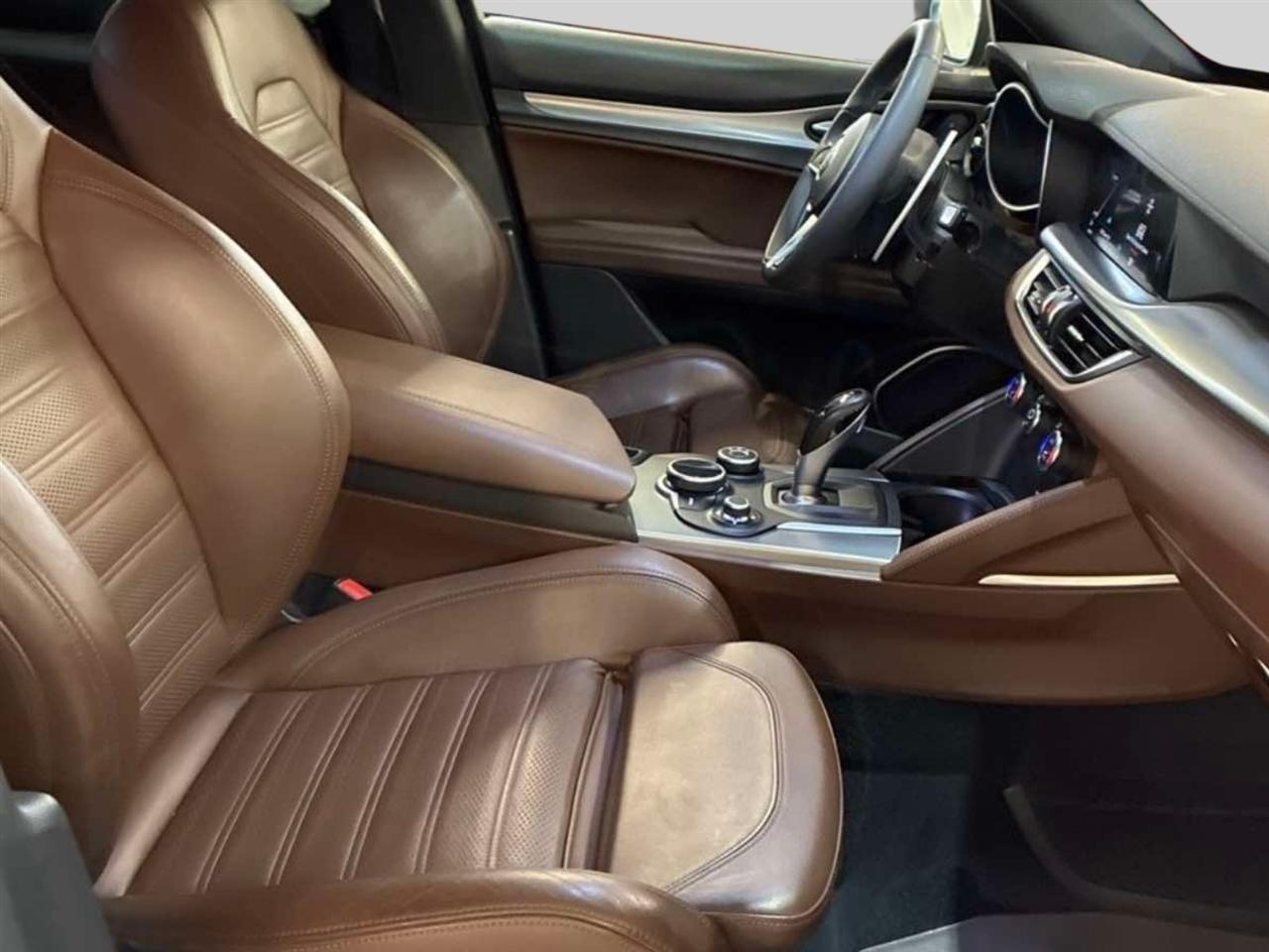 Alfa Romeo Stelvio  2018