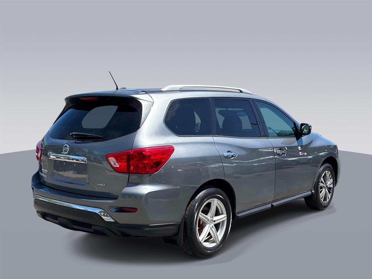 Nissan Pathfinder 4x4 S 2018