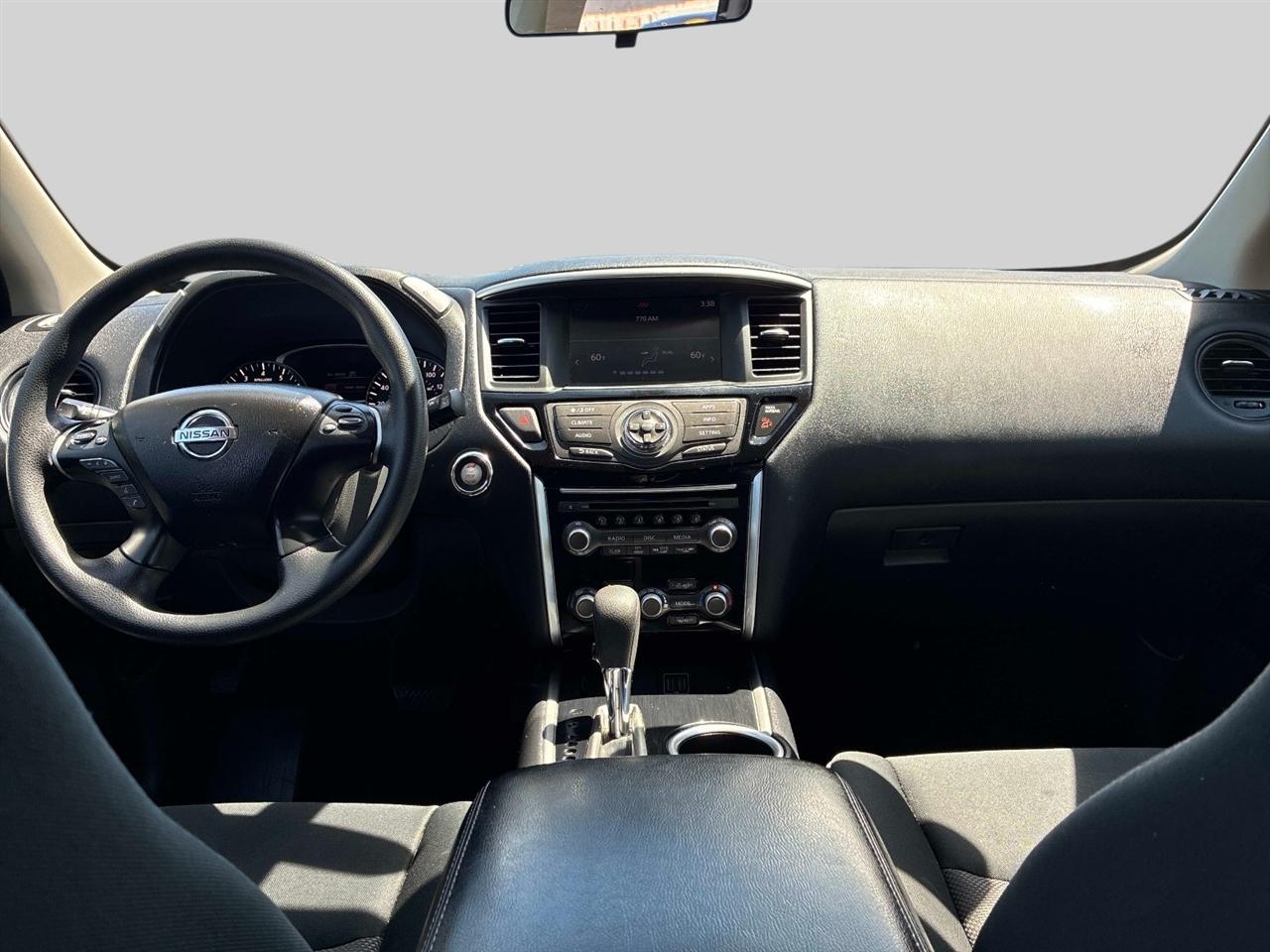 Nissan Pathfinder 4x4 S 2018
