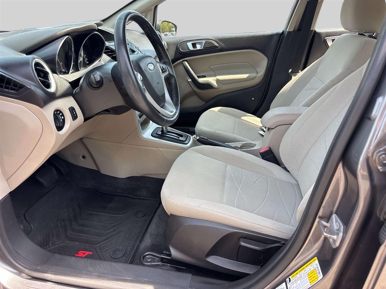 Ford Fiesta 4dr Sdn SE 2014