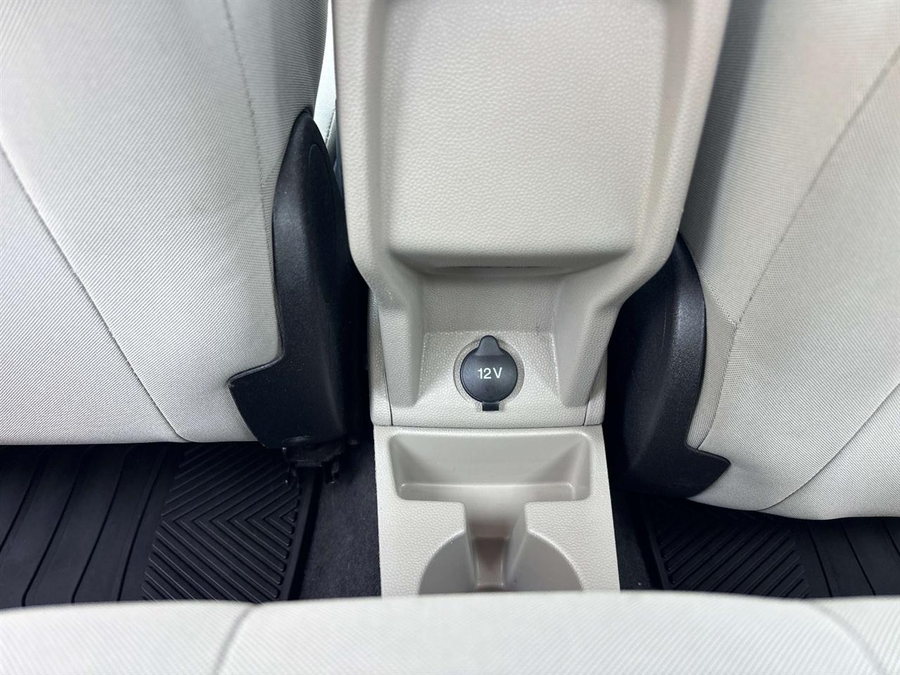 Ford Fiesta 4dr Sdn SE 2014