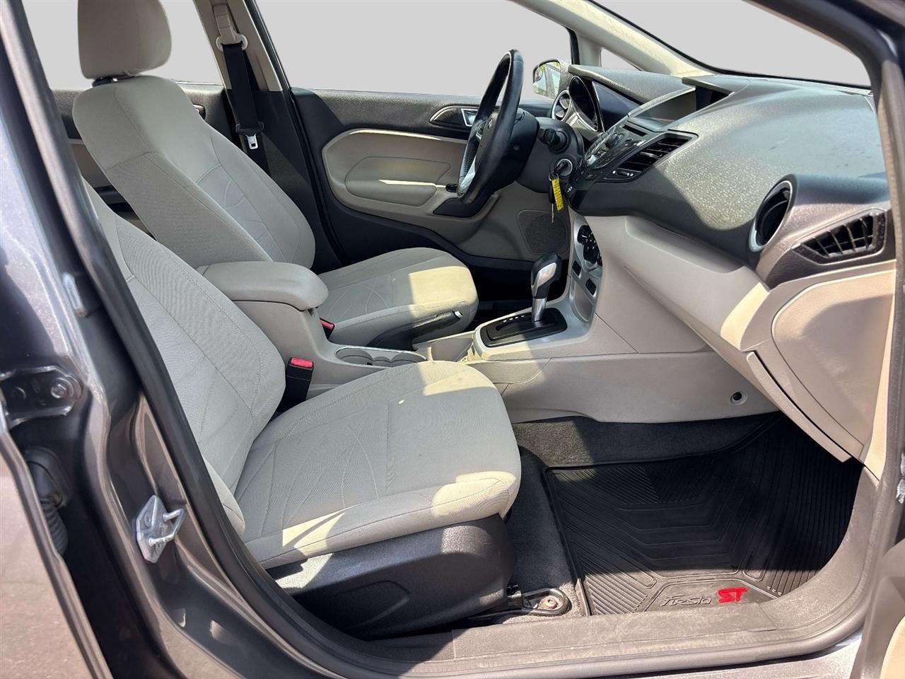 Ford Fiesta 4dr Sdn SE 2014