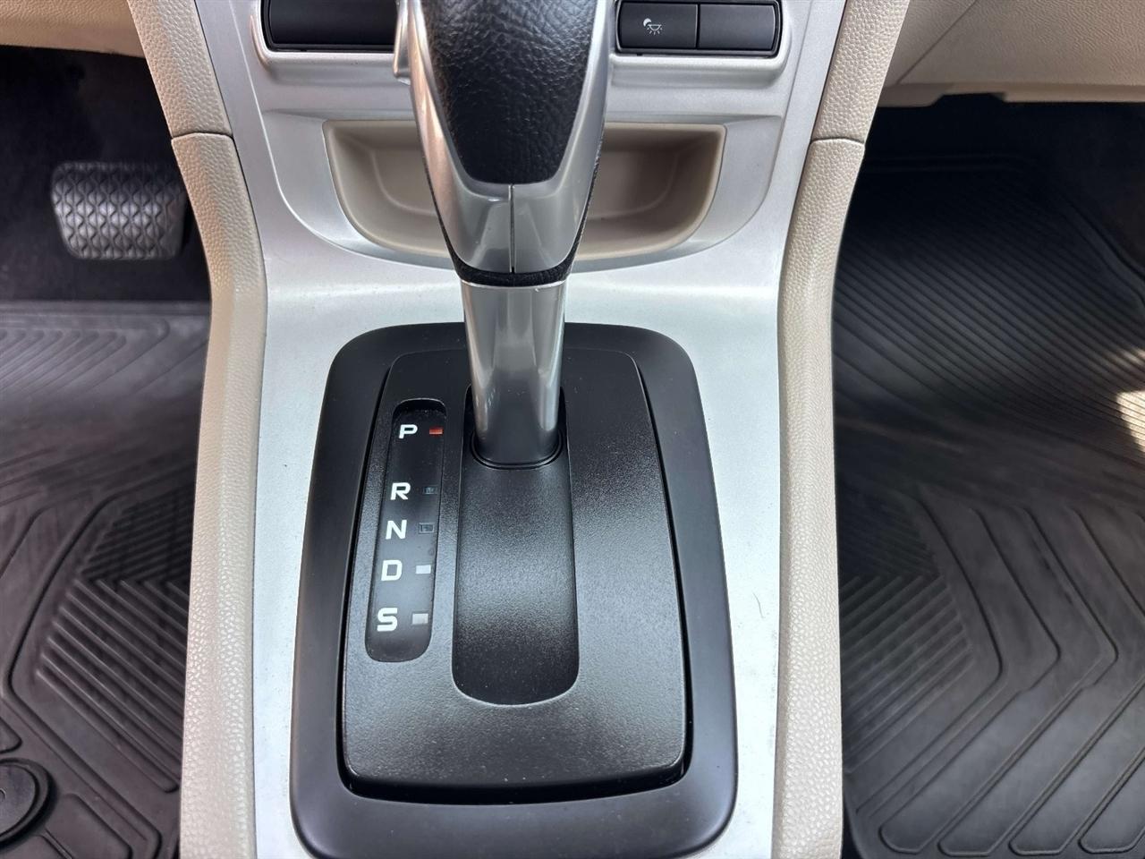 Ford Fiesta 4dr Sdn SE 2014