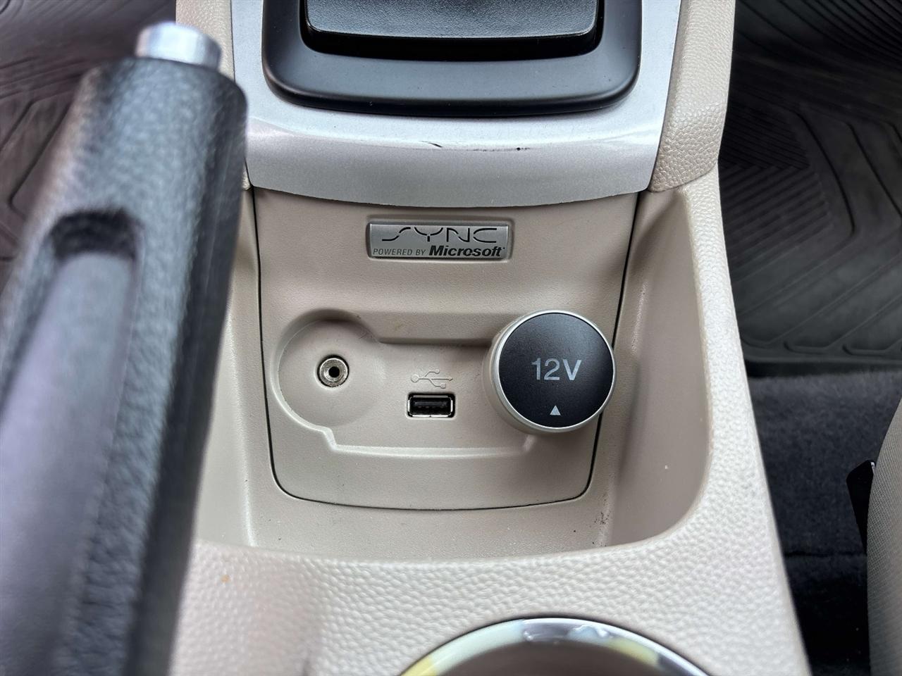 Ford Fiesta 4dr Sdn SE 2014