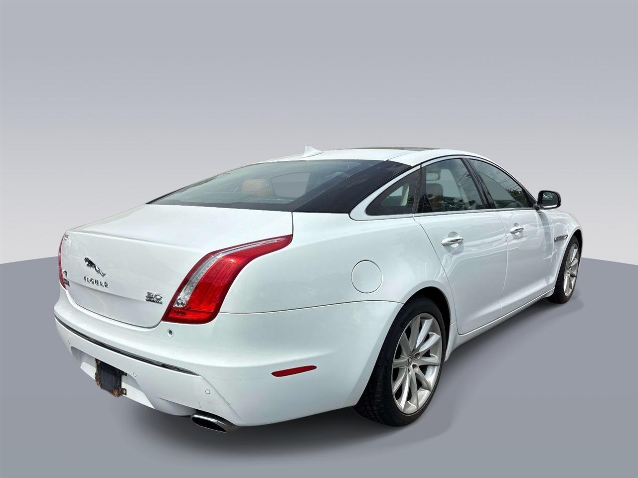 Jaguar XJ-Series 4dr Sdn AWD 2013