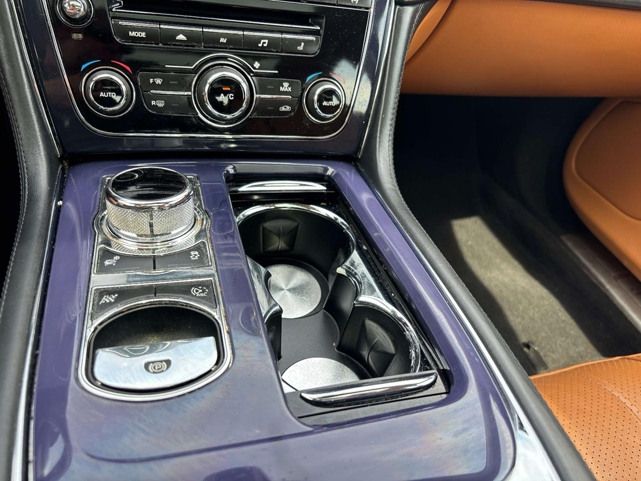 Jaguar XJ-Series 4dr Sdn AWD 2013